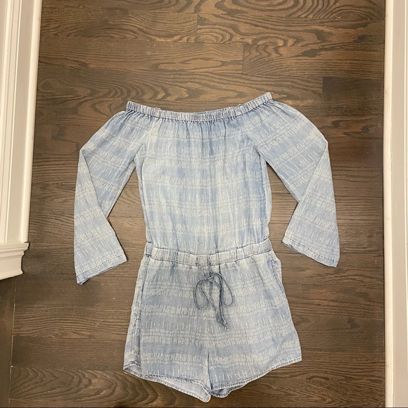 Velvet Heart Other - Off the shoulder long sleeve romper